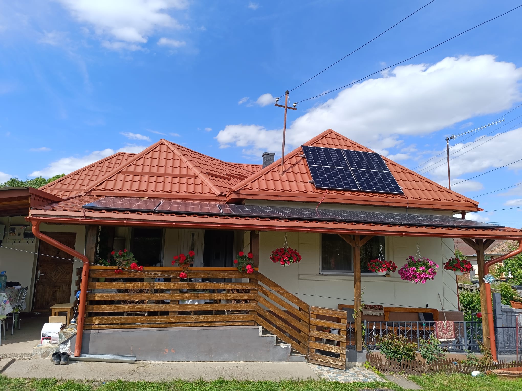 Sistem 4 kW instalat pe casă rezidențială