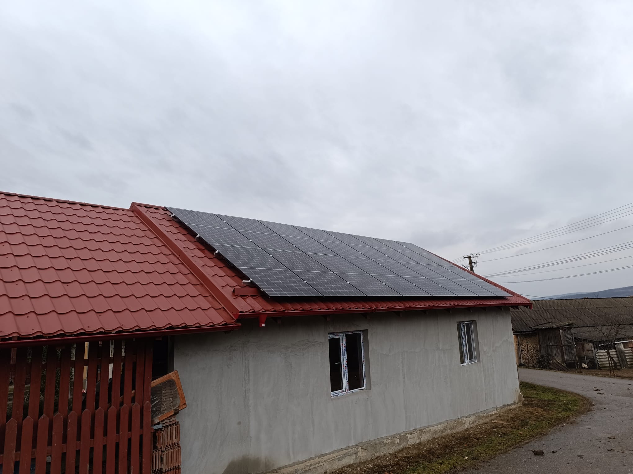 Sistem fotovoltaic 8 kW pe acoperiș metalic